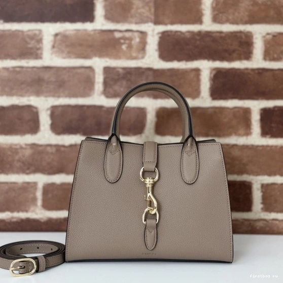 First bag ru CHANELosure Small hook bag with tote Gucci 0821